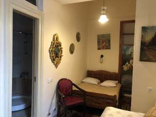 Отель Gutsa Artists Mini-Hotel Тбилиси Стандартный трехместный номер-4