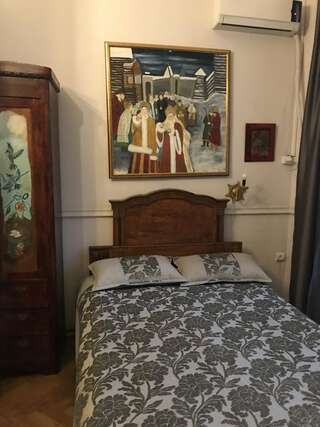 Отель Gutsa Artists Mini-Hotel Тбилиси Стандартный трехместный номер-12