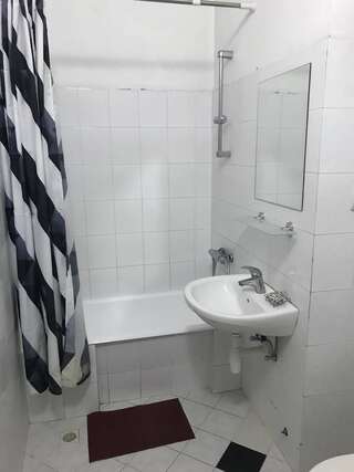 Отель Gutsa Artists Mini-Hotel Тбилиси Полулюкс-16