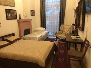 Отель Gutsa Artists Mini-Hotel Тбилиси Полулюкс-19