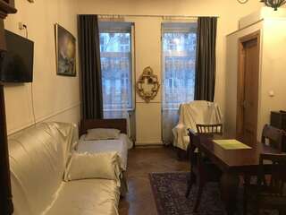 Отель Gutsa Artists Mini-Hotel Тбилиси Люкс-2