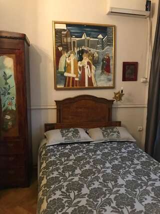 Отель Gutsa Artists Mini-Hotel Тбилиси Стандартный трехместный номер-20