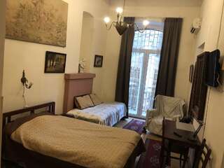 Отель Gutsa Artists Mini-Hotel Тбилиси Полулюкс-4