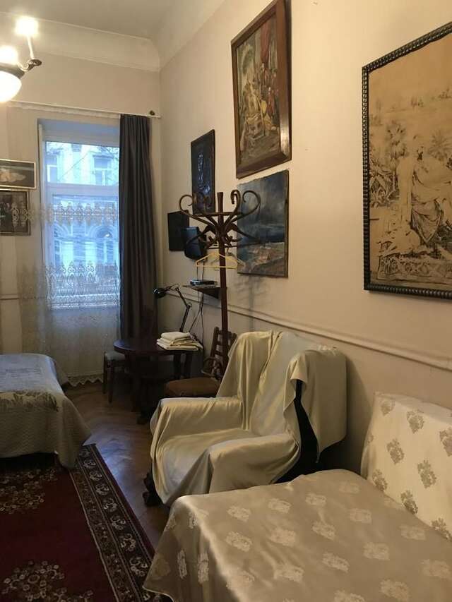 Отель Gutsa Artists Mini-Hotel Тбилиси-32