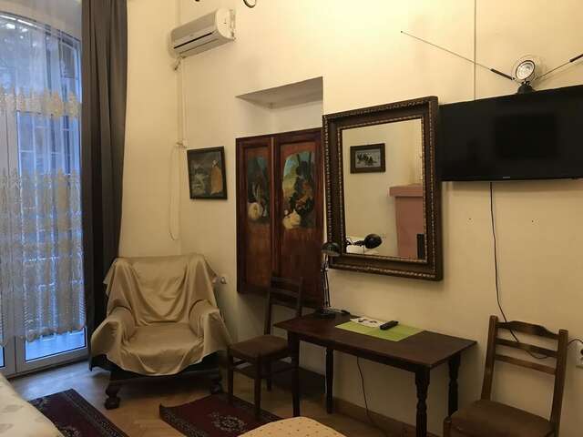 Отель Gutsa Artists Mini-Hotel Тбилиси-39