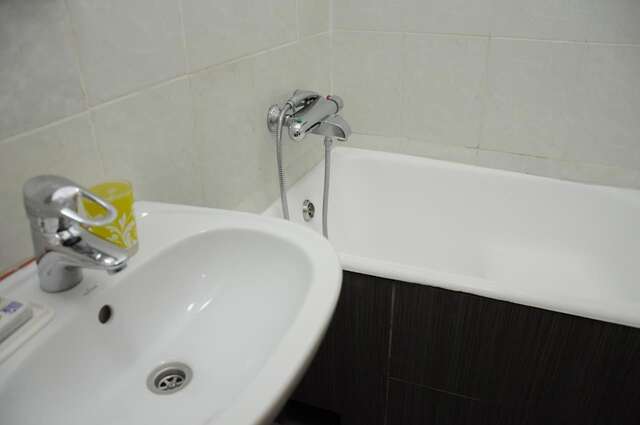 Отель Gutsa Artists Mini-Hotel Тбилиси-43