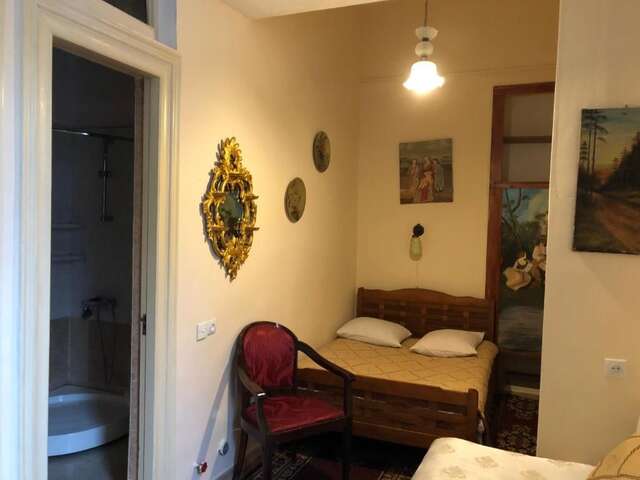 Отель Gutsa Artists Mini-Hotel Тбилиси-61