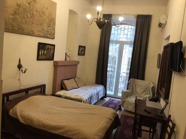 Отель Gutsa Artists Mini-Hotel Тбилиси-10